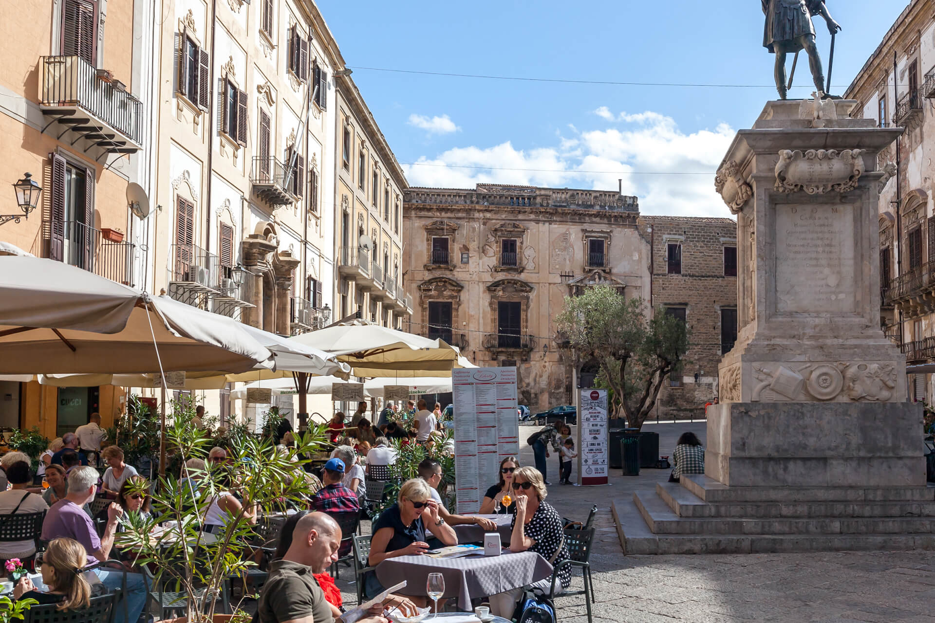 Sicily villas near restaurants